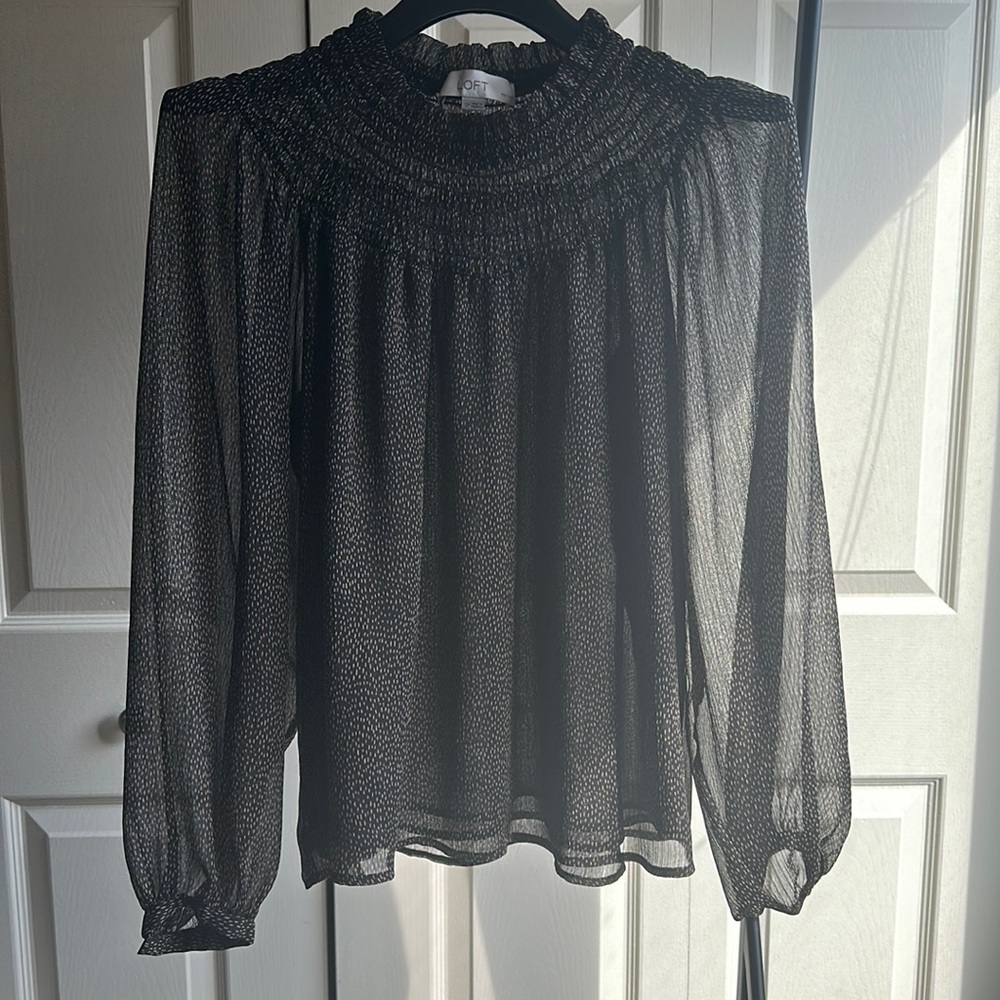 SPECKLED PLEATED SHEER BLOUSE